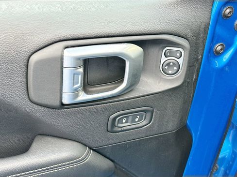 Used 2023 Jeep Wrangler Unlimited Sahara w/ Cold Weather Group image 19