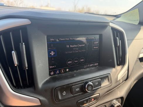 Used 2022 GMC Terrain SLE w/ Driver Convenience Package image 17