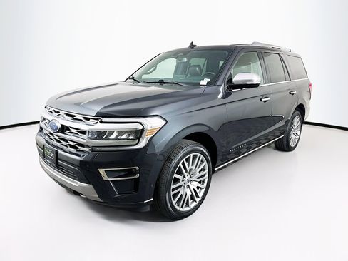 Used 2022 Ford Expedition Platinum image 3