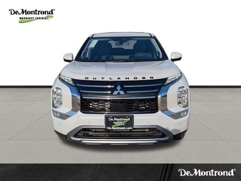 New 2026 Mitsubishi Outlander SE image 2