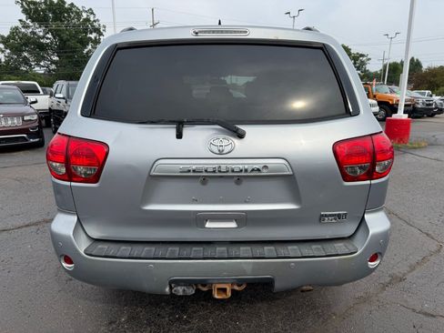 Used 2014 Toyota Sequoia SR5 AWD/4WD image 4