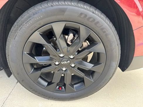 Certified 2024 Kia Carnival SX FWD image 12