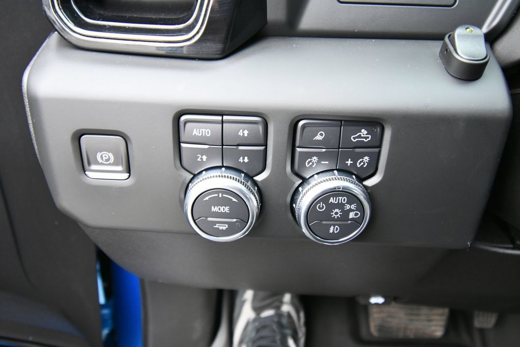Used 2024 GMC Sierra 1500 AT4 w/ AT4 Preferred Package AWD/4WD image 21