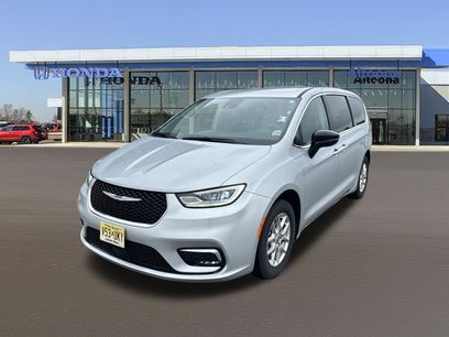 Used 2024 Chrysler Pacifica Touring-L