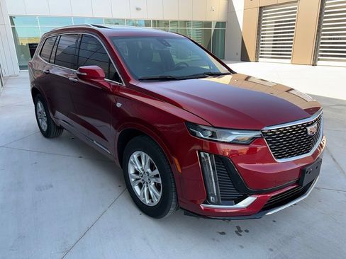 Used 2024 Cadillac XT6 Luxury w/ LPO, Floor Liner Package FWD image 9