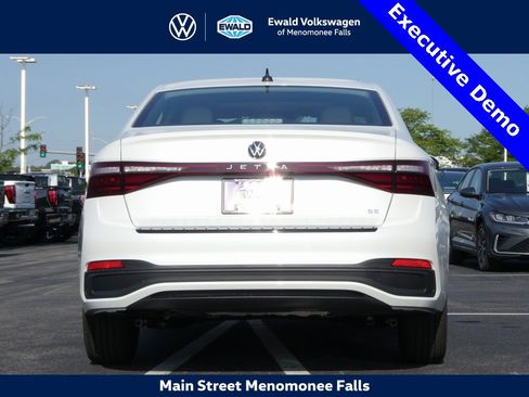 New 2025 Volkswagen Jetta SE image 24