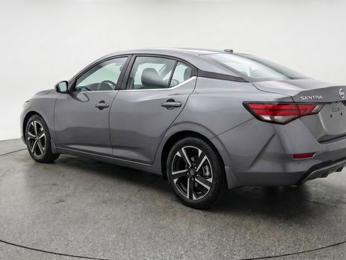 Used 2025 Nissan Sentra SV image 6