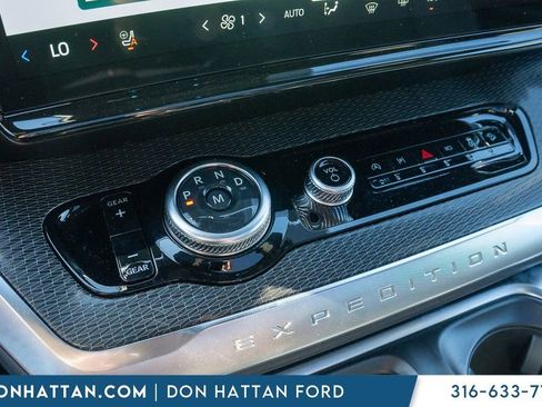 New 2026 Ford Expedition Max Platinum w/ Stealth Appearance Package AWD/4WD image 9