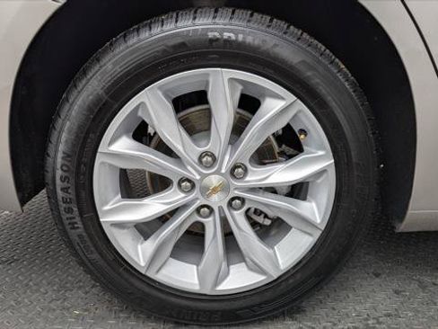 Used 2025 Chevrolet Malibu LT FWD image 30