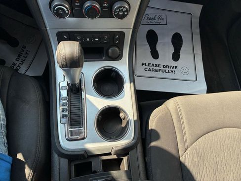 Used 2011 GMC Acadia SLE FWD image 23
