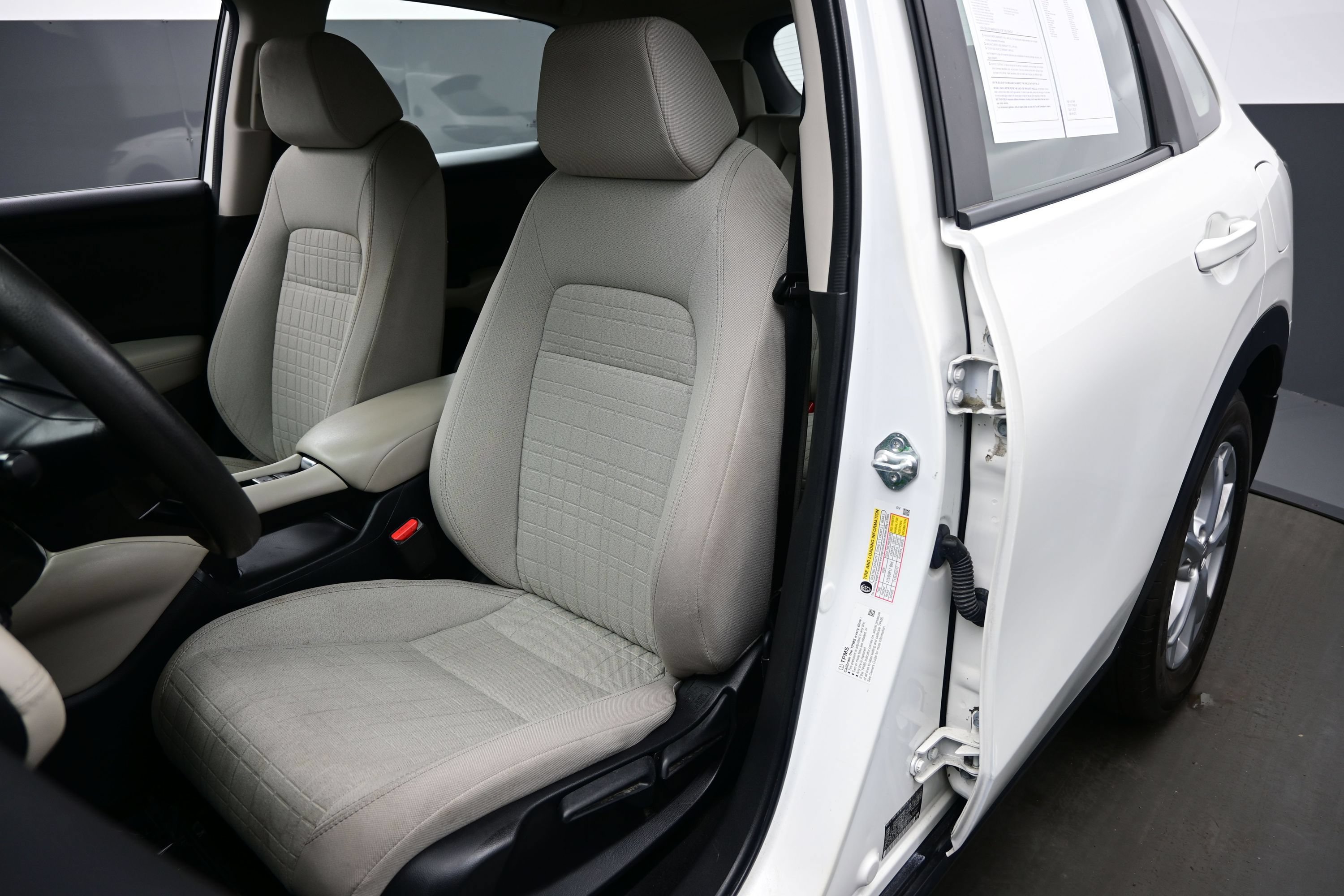 Used 2024 Honda HR-V LX image 11
