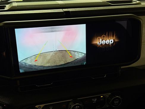 Used 2024 Jeep Wrangler Unlimited AWD/4WD image 2