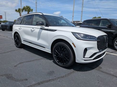 New 2026 Lincoln Aviator Reserve AWD/4WD image 2