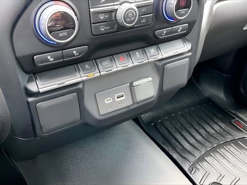 Used 2022 Chevrolet Silverado 1500 RST RWD image 22