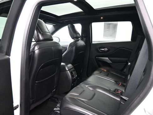 Used 2021 Jeep Cherokee High Altitude AWD/4WD image 29