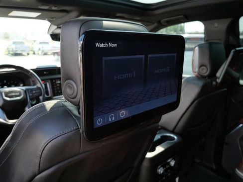 Used 2023 GMC Yukon Denali Ultimate w/ LPO, Floor Liner Package AWD/4WD image 17