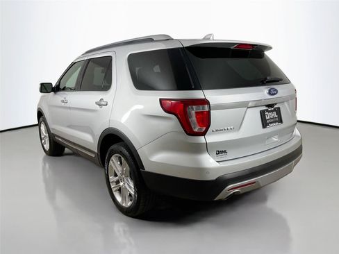 Used 2017 Ford Explorer Limited w/ Equipment Group 301A AWD/4WD image 10