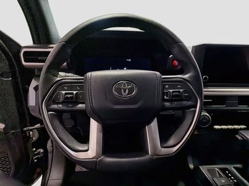 Certified 2025 Toyota 4Runner TRD Off-Road AWD/4WD image 9