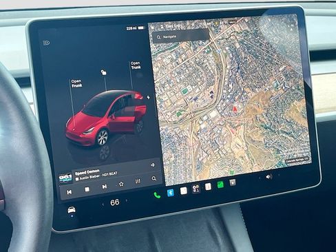 Used 2023 Tesla Model Y Long Range AWD/4WD image 12