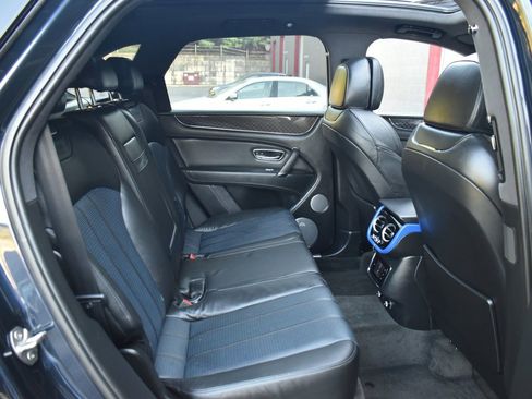 Used 2020 Bentley Bentayga Design Series image 43