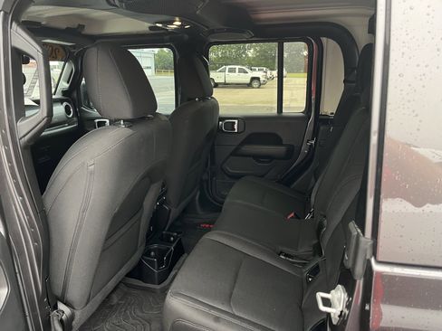 Used 2020 Jeep Gladiator Overland w/ LED Lighting Group image 4