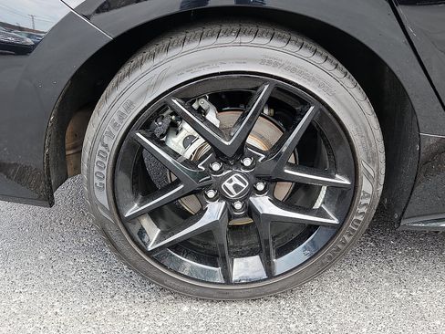 Used 2025 Honda Civic Sport image 8