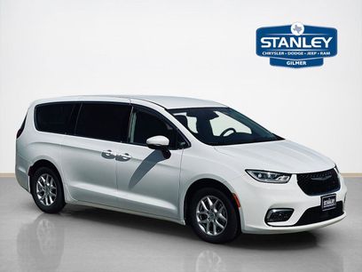 Certified 2023 Chrysler Pacifica Touring-L