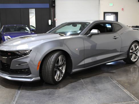 Used 2019 Chevrolet Camaro SS w/ LPO, Ground Effects Package RWD image 4