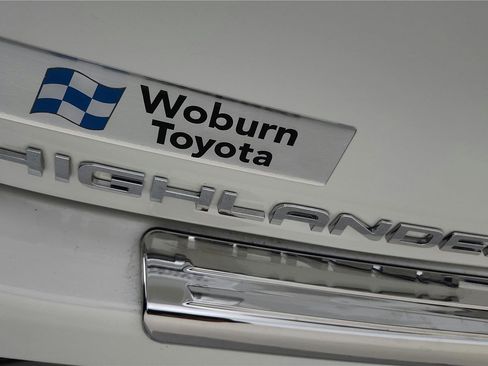 Used 2023 Toyota Highlander Platinum image 25