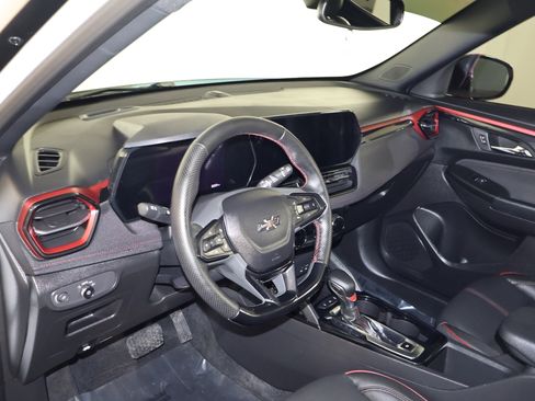 Used 2025 Chevrolet TrailBlazer RS w/ Convenience Package image 36