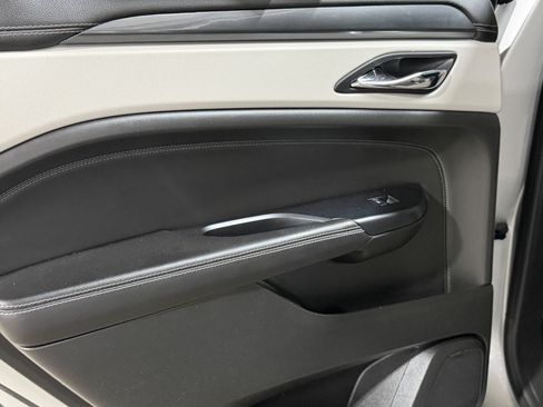 Used 2014 Cadillac SRX FWD image 36