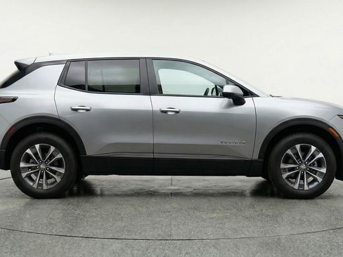 Used 2025 Chevrolet Equinox LT image 11