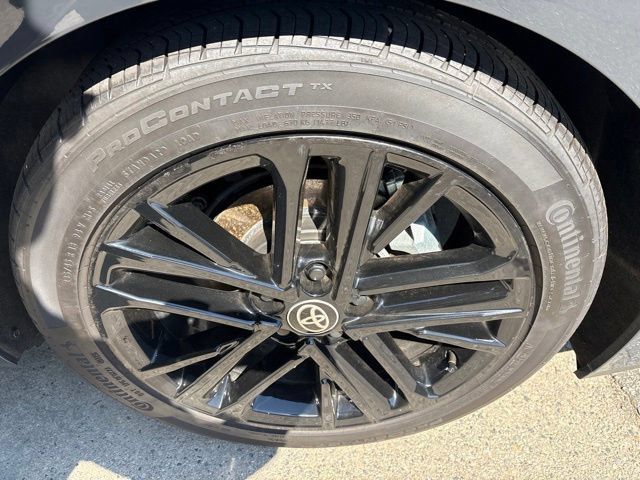 Used 2026 Toyota Camry SE w/ Convenience Package FWD image 7