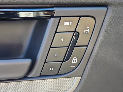 New 2026 Porsche Cayenne S image 20