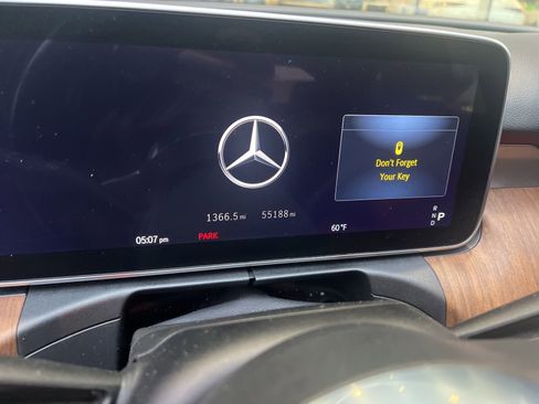 Used 2022 Mercedes-Benz C 300 Sedan image 11