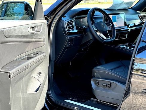 New 2026 Volkswagen Atlas Cross Sport SE image 10