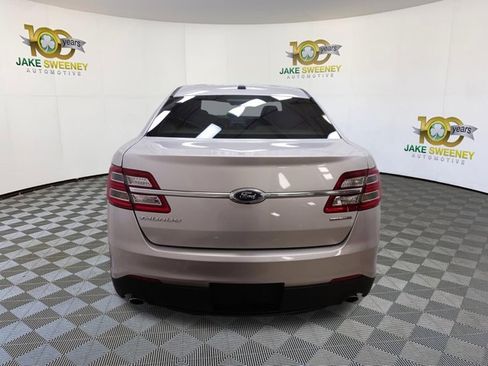 Used 2017 Ford Taurus SE image 9