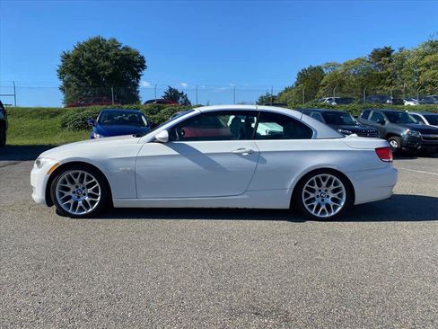Used 2009 BMW 328i Convertible image 2