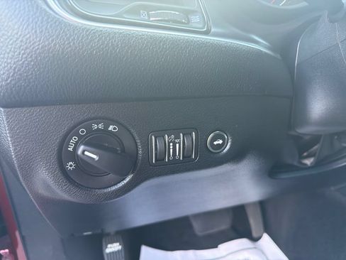 Used 2018 Dodge Challenger SXT RWD image 23