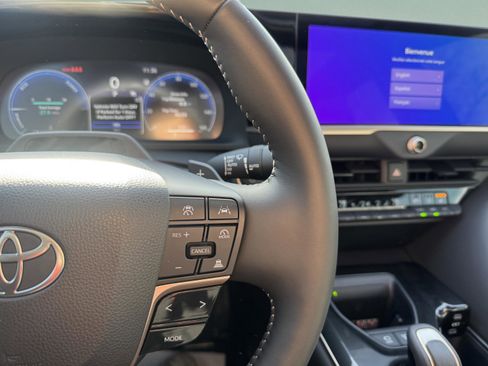 Used 2026 Toyota Crown Platinum image 23