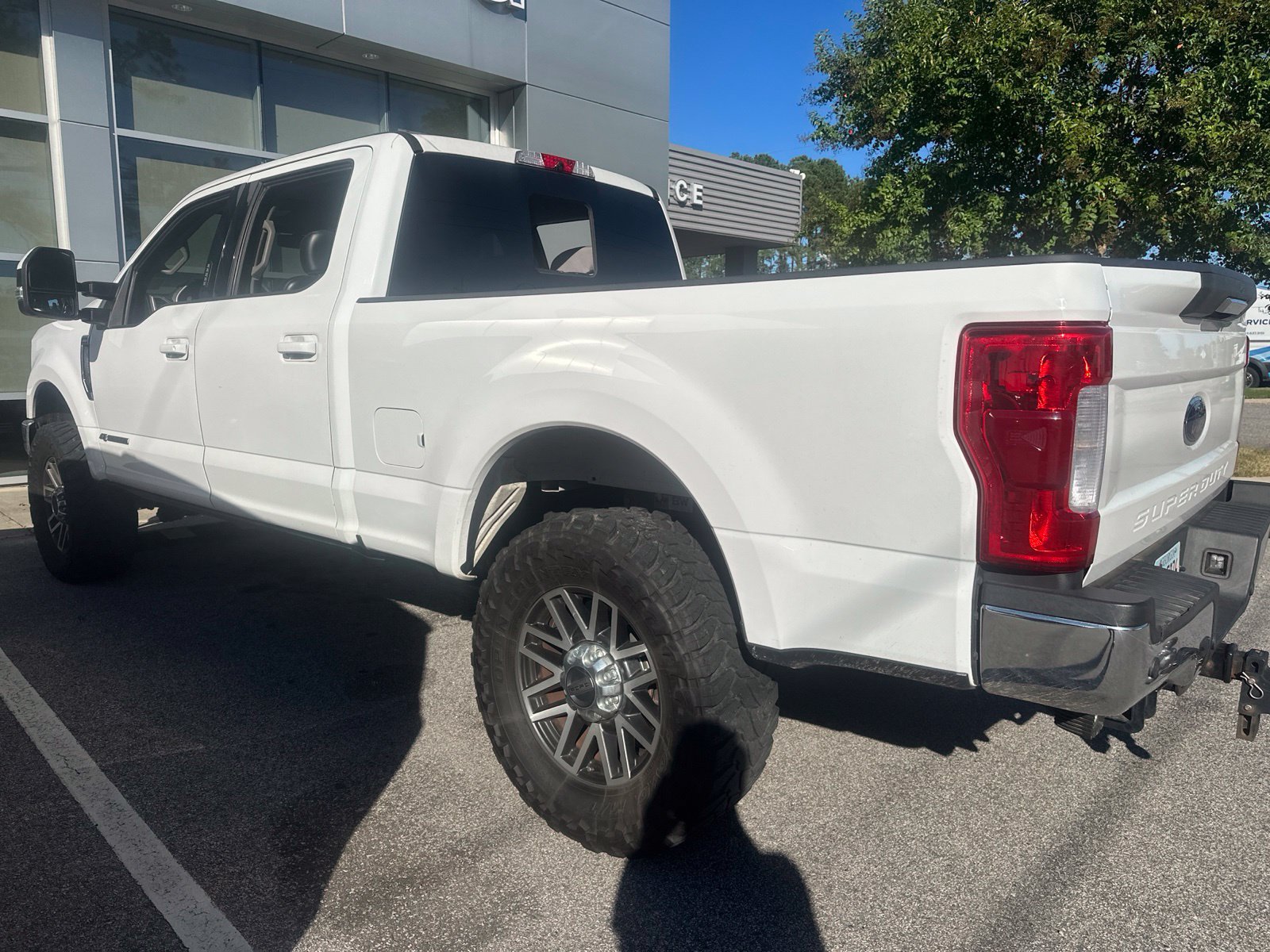 Used 2019 Ford F250 Lariat w/ Lariat Value Package AWD/4WD image 3