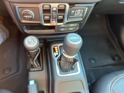 New 2025 Jeep Gladiator Sport image 33