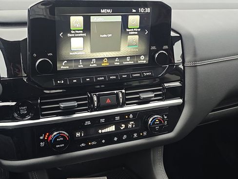 New 2025 Nissan Pathfinder Platinum image 17