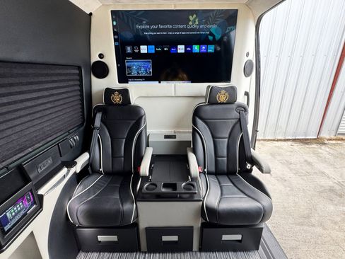 Used 2023 Mercedes-Benz Sprinter 3500 image 74