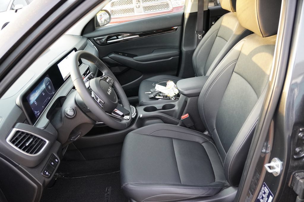 Certified 2024 Kia Seltos EX AWD/4WD image 4