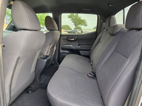 Used 2019 Toyota Tacoma TRD Off-Road w/ Technology Package image 14