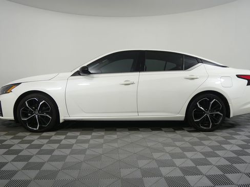 Used 2023 Nissan Altima 2.5 SR image 6
