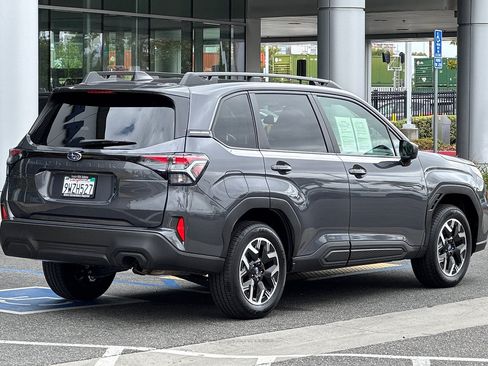 Certified 2025 Subaru Forester Premium AWD/4WD image 4