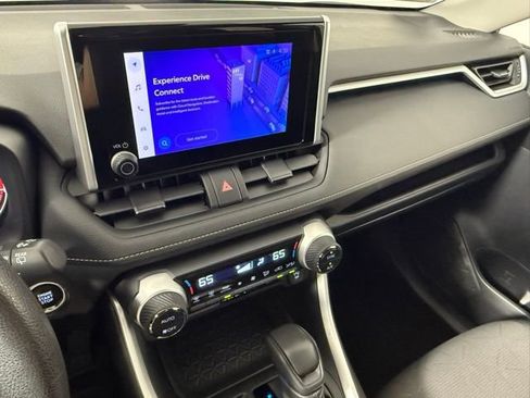 Used 2024 Toyota RAV4 XLE FWD image 23