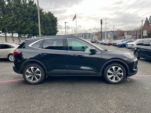 Used 2024 Ford Escape Platinum image 6